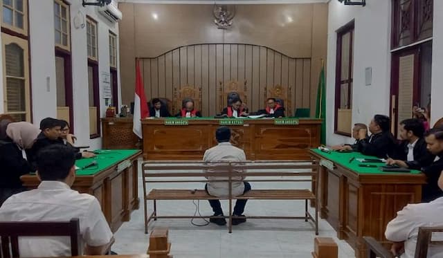 eks_kabid_ukm_medan_anwar_syarif_divonis_bebas_dalam_kasus_korupsi_mff