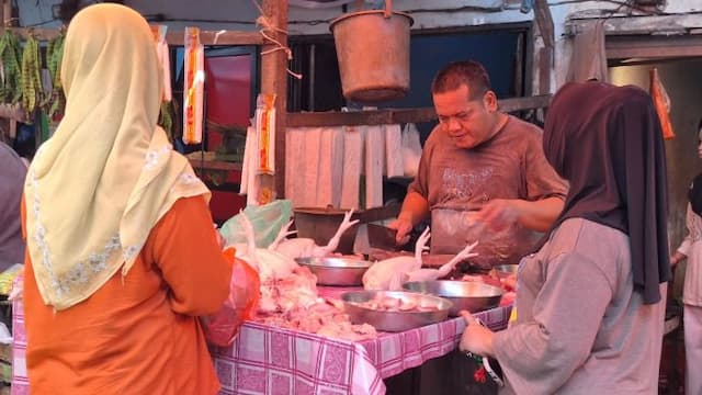 harga_daging_ayam_di_medan_sentuh_rp47_ribu_per_kilogram