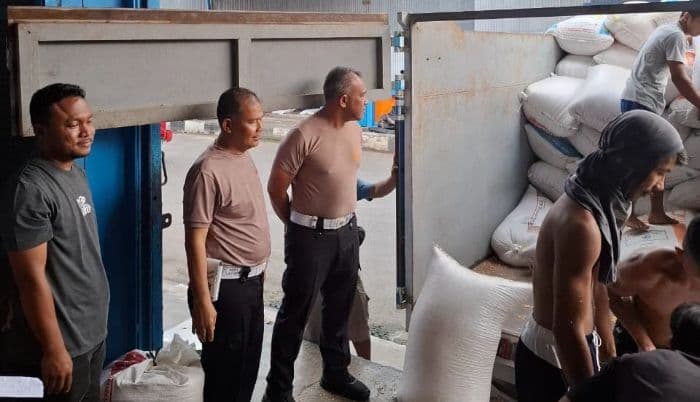 polres_batu_bara_terbaik_kedua_penyerapan_jagung_ke_bulog_sepolda_sumut_