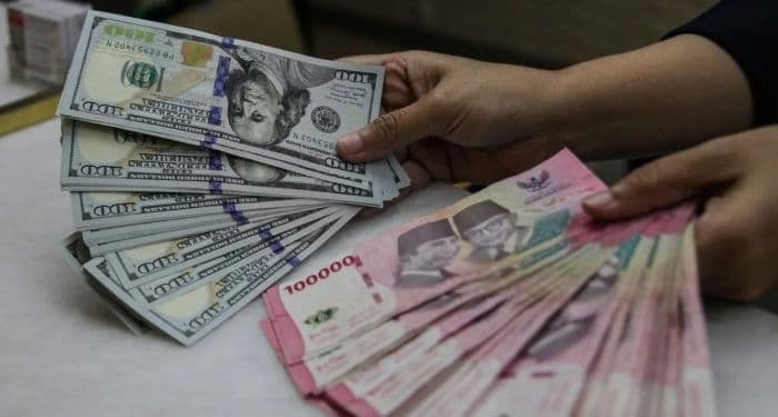 rupiah_ditutup_melemah_tipis_ke_rp17725_per_dolar_as_