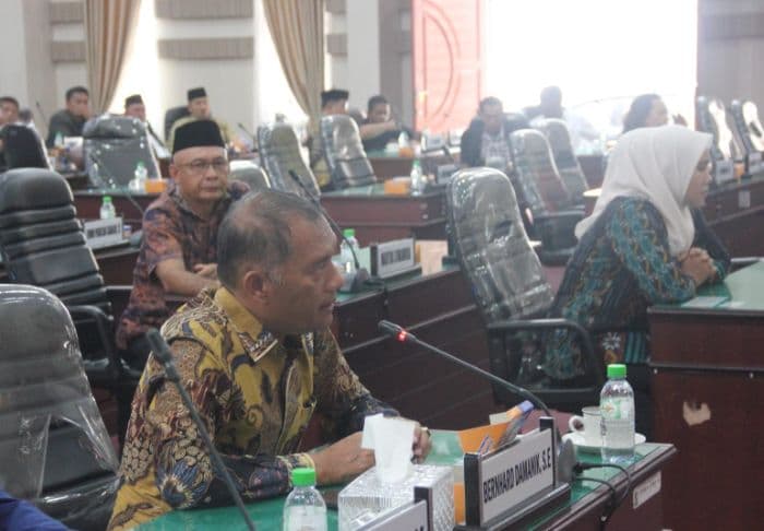 dprd_simalungun_bentuk_pansus_pad_untuk_tingkatkan_pendapatan_daerah