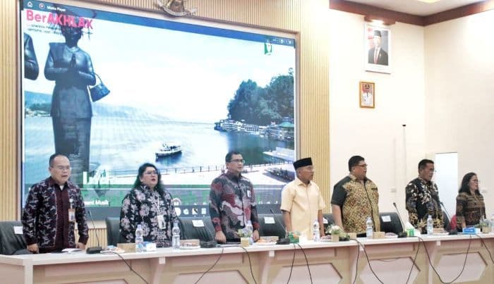 pemkab_simalungun_luncurkan_program_uhc_komitmen_layanan_kesehatan_semakin_kuat_