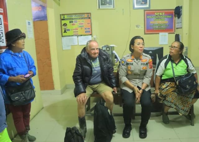 kapolres_samosir_tinjau_warga_terdampak_banjir_bandang_garoga