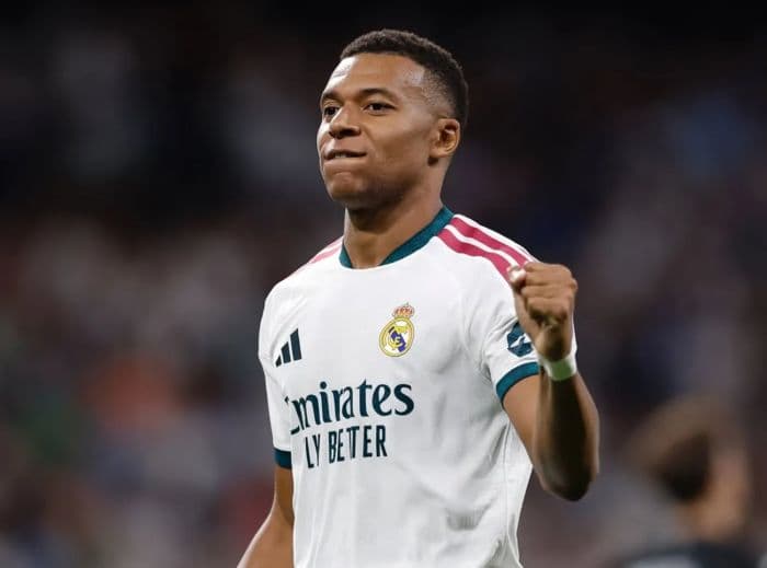 setelah_cetak_gol_kylian_mbappe_malah_cedera_lutut_dan_dipulangkan_ke_madrid