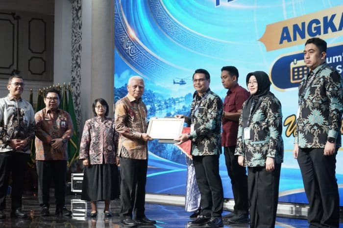 tiga_pejabat_pemko_medan_raih_predikat_peserta_teristimewa_pkn_tingkat_ii_2026