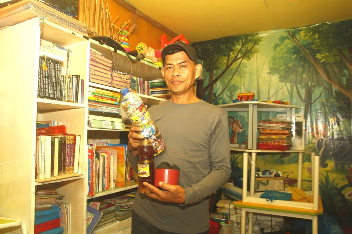 dari_rumah_ke_rumah_bang_syafri_cegah_sampah_berakhir_di_sungai