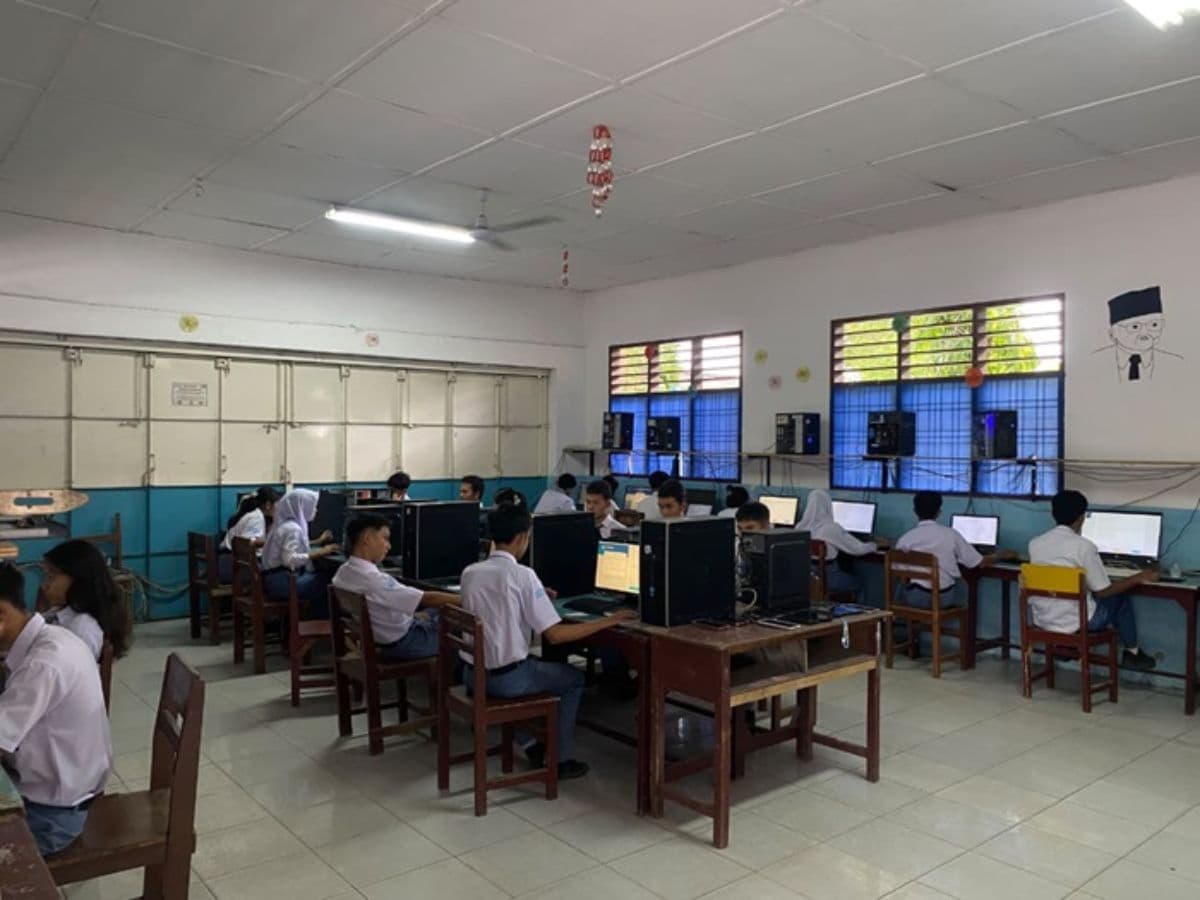 tka_dimulai_sman_2_pematangsiantar_kerahkan_3_laboratorium_komputer_