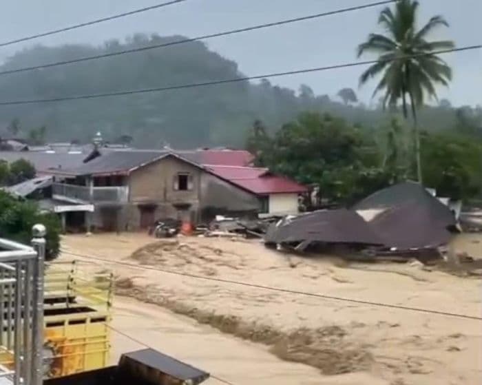 banjir_bandang_hantam_batang_toru_tapsel_34_warga_dilaporkan_terdampak