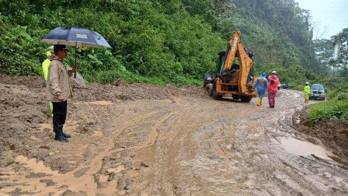 dampak_banjirlongsor_di_sumut_10_orang_tewas