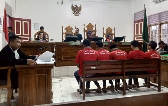 lima_kurir_ganja_128_kg_dituntut_hukuman_mati_di_pn_medan