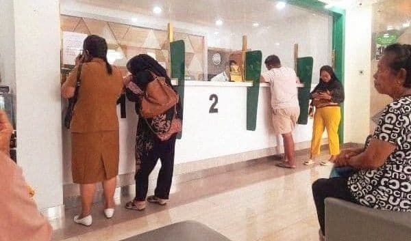 jelang_tahun_baru_banyak_masyarakat_menebus_barang_di_pegadaian_siantar