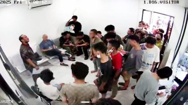 kemlu_pulangkan_sembilan_wni_jadi_korban_penipuan_online_dari_kamboja