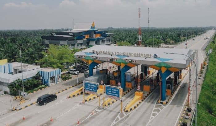 libur_nataru_lebih_dari_136_ribu_kendaraan_padati_tol_medankualanamutebing_tinggi