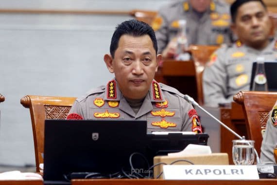 empat_pernyataan_listyo_sigit_prabowo_tolak_wacana_polri_di_bawah_kementerian
