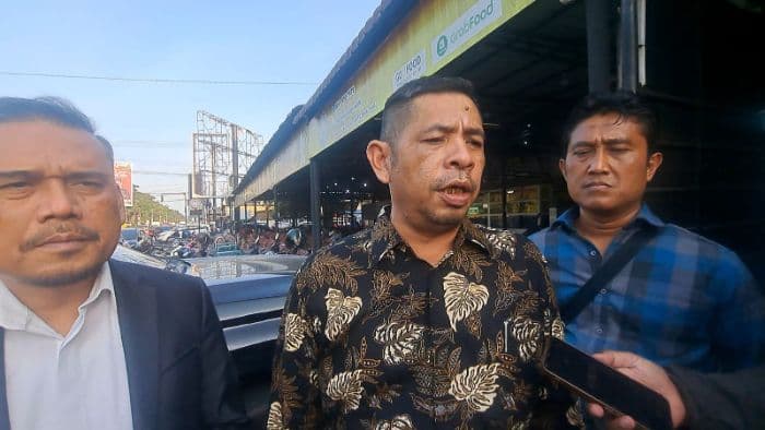 polisi_tangkap_empat_pria_terkait_dugaan_pembakaran_mobil_advokat_di_medan_estate
