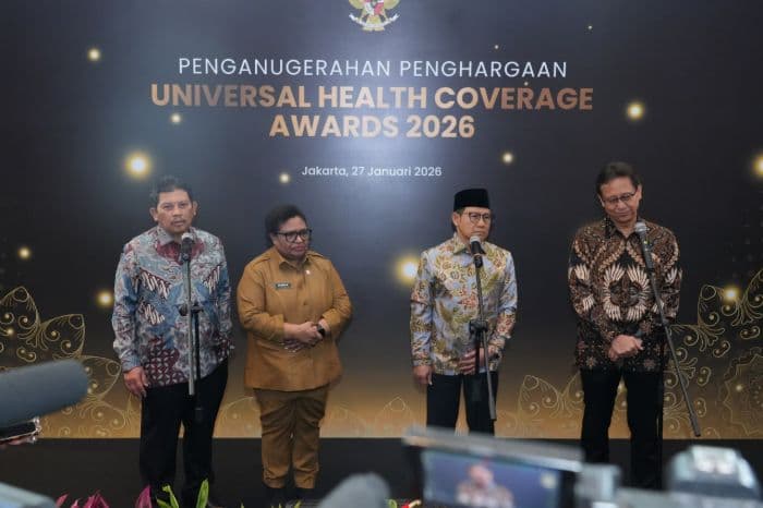 ratusan_kepala_daerah_terima_uhc_awards_2026_sumut_catat_cakupan_jkn_tertinggi