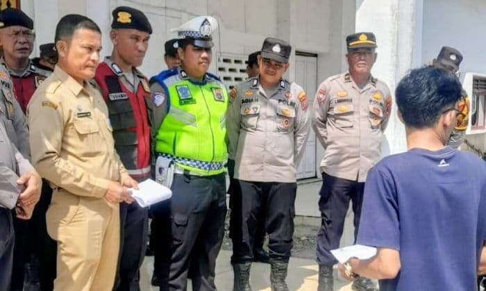 tujuh_tuntutan_massa_fmsu_berunjuk_rasa_di_dinas_koperasi_umkm_batu_bara
