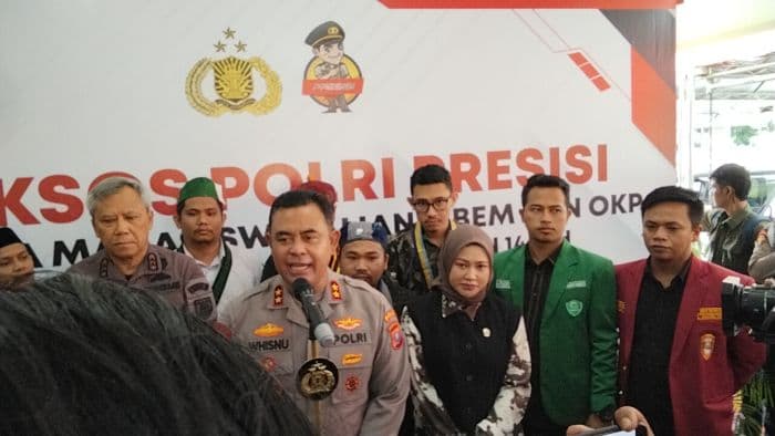 kapolda_sumut_berangkatkan_12_ribu_paket_sembako