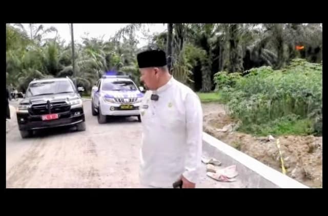 bupati_batu_bara_sidak_proyek_jalan_rp1961_miliar_target_rampung_sebelum_lebaran