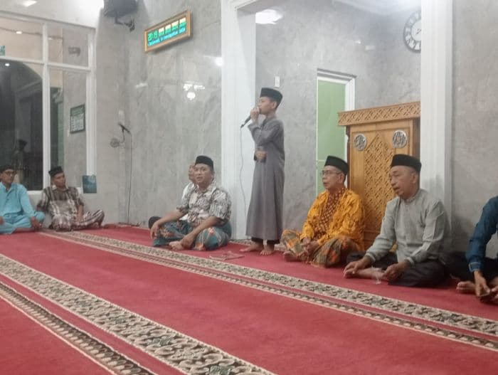 ganang_ramadhan_siswa_mtsn_2_deli_serdang_pukau_jemaah_tarawih_di_lubuk_pakam