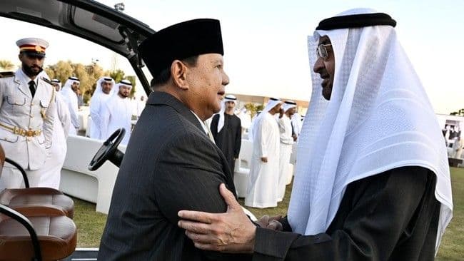 prabowo_dan_mbz_bahas_penguatan_kerja_sama_strategis_saat_iftar_di_abu_dhabi