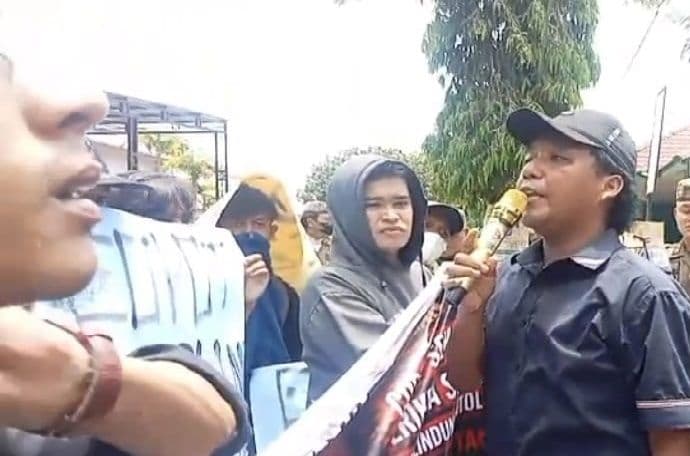 ricuh_di_vihara_saat_imlek_ratusan_massa_geruduk_kantor_camat_binjai_barat