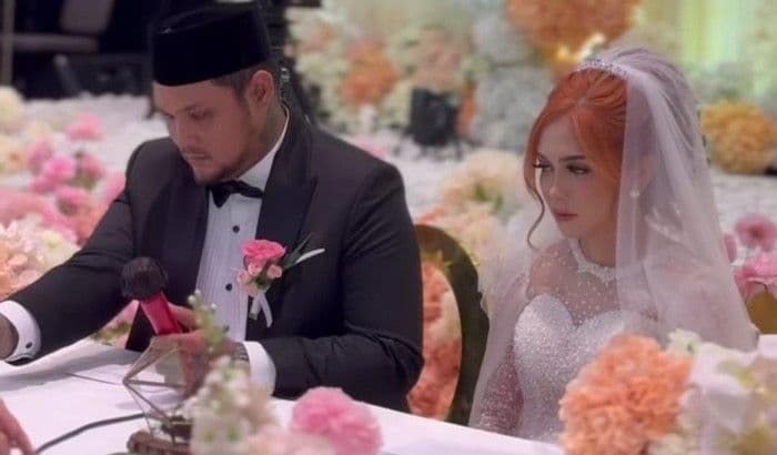 virgoun_nikahi_lindi_fitriyana_dalam_intimate_wedding_