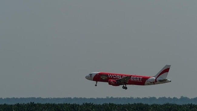 pesawat_airasia_putar_balik_karena_kerusakan_mesin