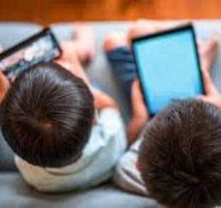 70_juta_anak_dibatasi_akses_medsos_mulai_28_maret_2026_ini_aturan_komdigi