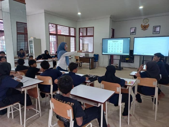 pembelajaran_daring_dinilai_belum_urgen_untuk_sekolah_pengamat_tatap_muka_lebih_deep_learning