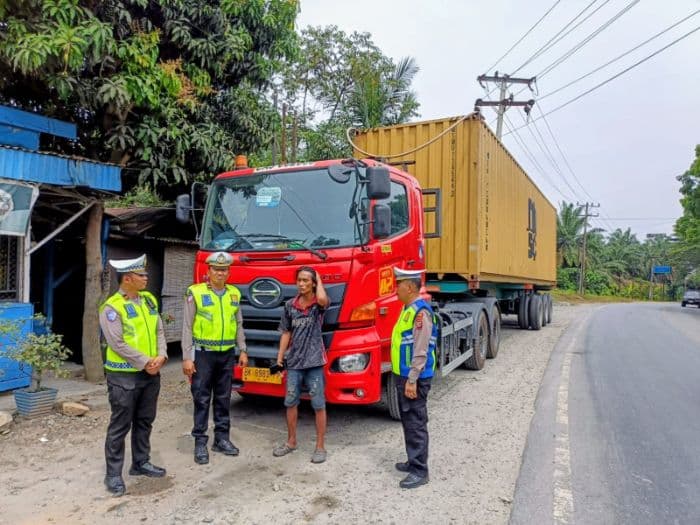 satlantas_batu_bara_intensifkan_penertiban_di_jalinsum_selama_arus_mudik_dan_balik