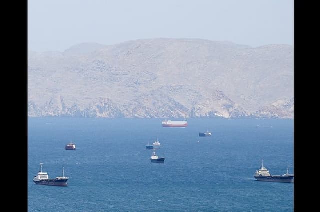 iran_tawarkan_deal_hormuz_ke_as_buka_jalur_minyak_dunia_tapi_tunda_isu_nuklir