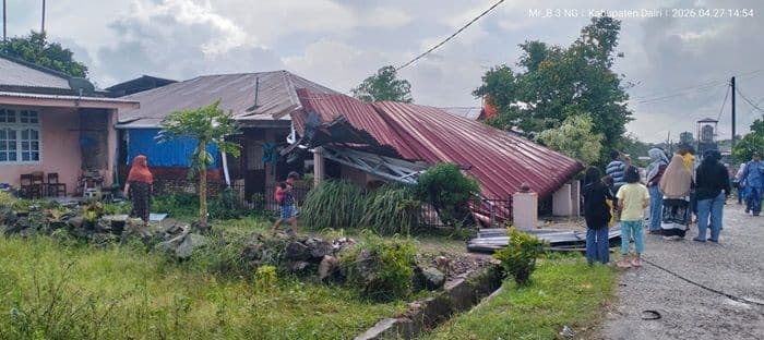 puting_beliung_terjang_sidikalang_dairi_16_rumah_warga_rusak_diterjang_angin_kencang