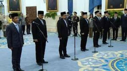 reshuffle_kabinet_merah_putih_prabowo_lantik_enam_pejabat_baru_di_istana_presiden