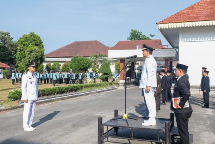 wali_kota_tebing_tinggi_pimpin_upacara_hari_otda_ke30