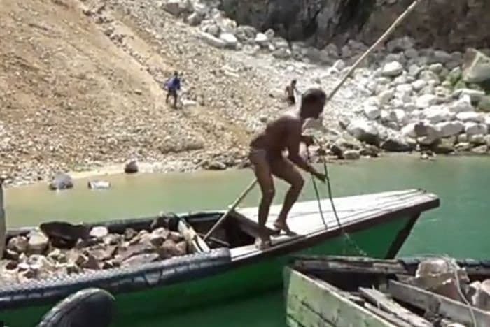 warga_toba_keluhkan_galian_ilegal_siregar_aek_nalas_yang_kembali_beraktivitas