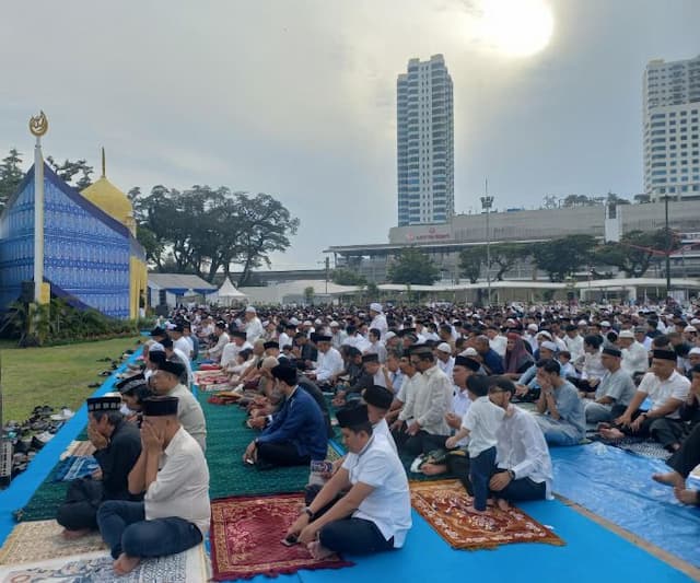 khutbah_iduladha_di_medan_soroti_bahaya_hoaks_dan_pentingnya_pengendalian_diri