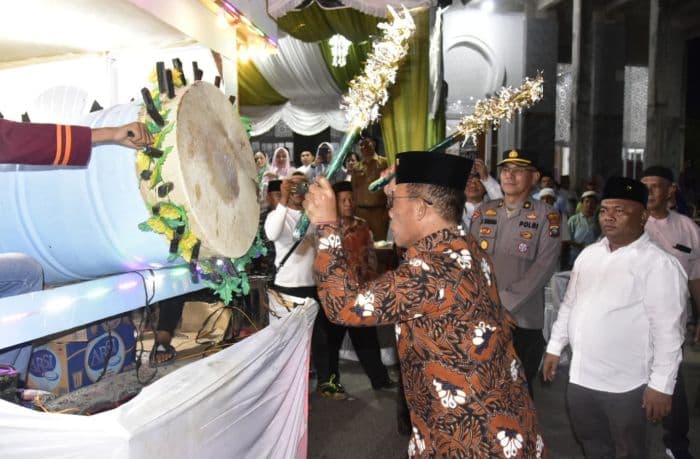 masinton_ajak_warga_tapteng_bangkit_bersama_di_momen_idul_adha_1447_h