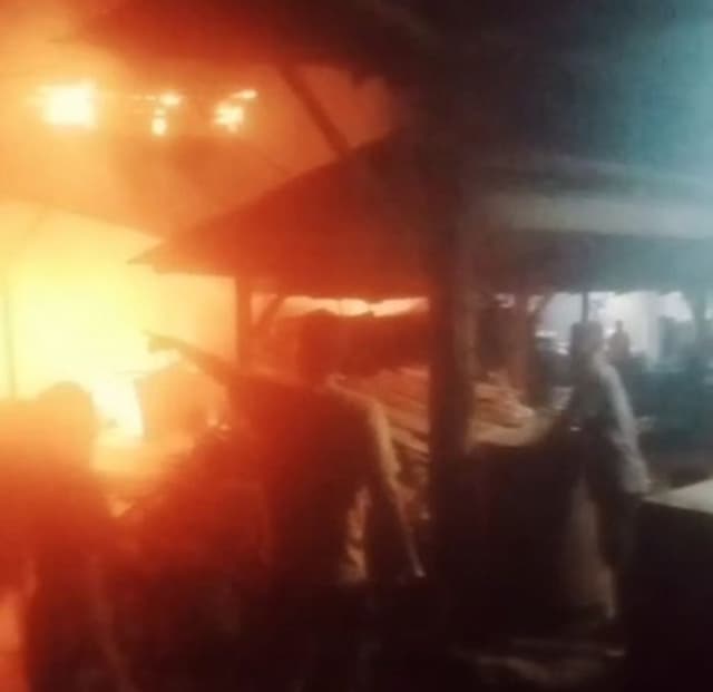 pabrik_tahu_di_asahan_terbakar_diduga_berasal_dari_bara_penggorengan