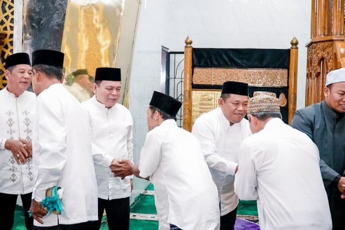 wabup_labuhanbatu_shalat_iduladha_1447_h_bersama_warga_di_masjid_raya_al_ikhlas