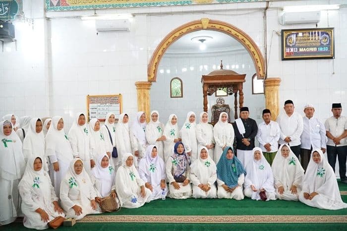 bupati_labuhanbatu_hadiri_peringatan_1_muharram_di_masjid_jami_darul_jannah