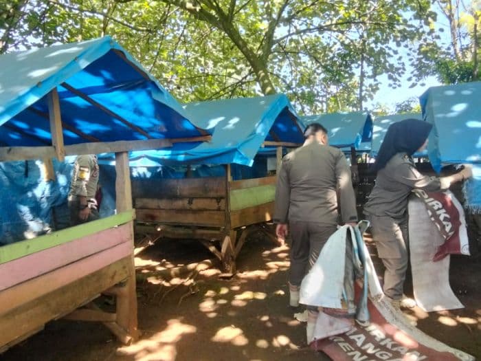 satpol_pp_padangsidimpuan_gencarkan_razia_pondok_dan_spanduk_liar_
