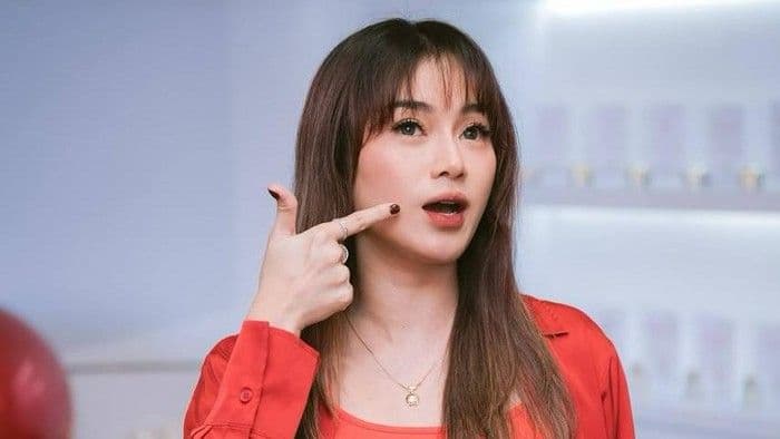 dara_the_virgin_bahagia_jalani_asmara_dengan_kekasih_yang_9_tahun_lebih_muda