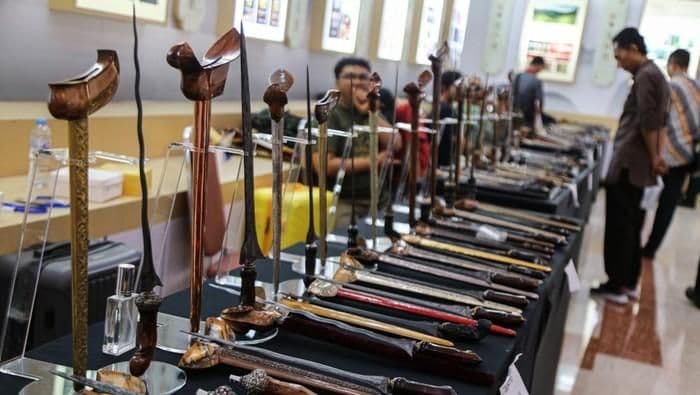 disdikbud_medan_kenalkan_budaya_keris_lewat_edukasi_pameran_hingga_pemberdayaan_pandai_besi