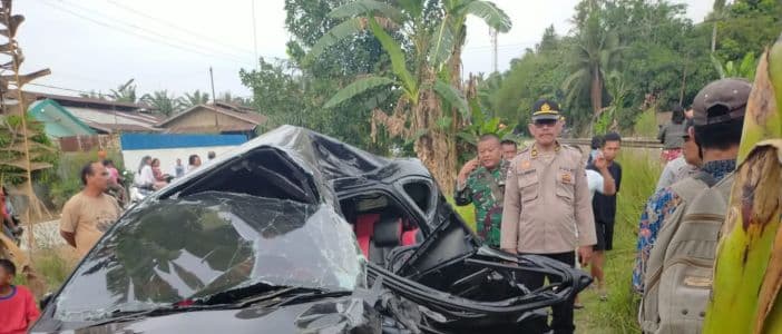 kecelakaan_kereta_api_dan_mobil_di_simalungun_tiga_tewas_tujuh_luka