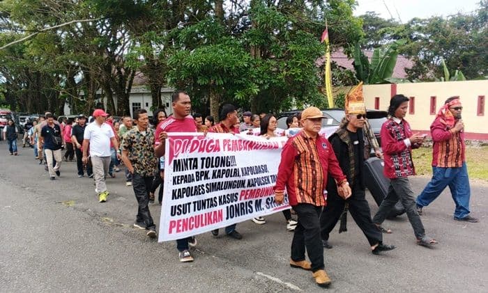 15_tahun_berlalu_keluarga_jonres_sinaga_datangi_polres_simalungun_desak_kasus_pembunuhan_segera_diungkap