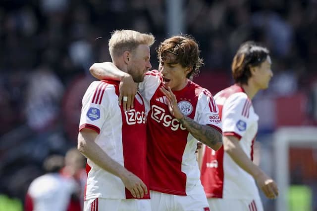 ajax_lebih_dominan_taklukkan_burnley_dalam_laga_uji_coba_dengan_statistik_meyakinkan