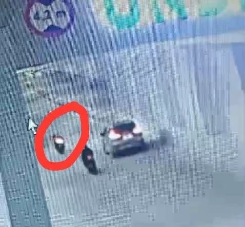 pemuda_di_underpass_manhattan_tewas_setelah_berkendara_ala_superman