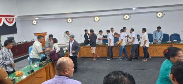 rencana_pencabutan_dispensasi_ilp_pd_pasar_dairi_menuai_polemik_di_rdp_dprd