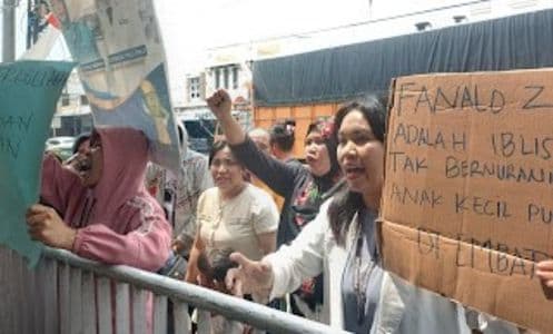 warga_desak_polisi_segera_tangkap_terduga_pelaku_kekerasan_seksual_di_panti_asuhan_helvetia_